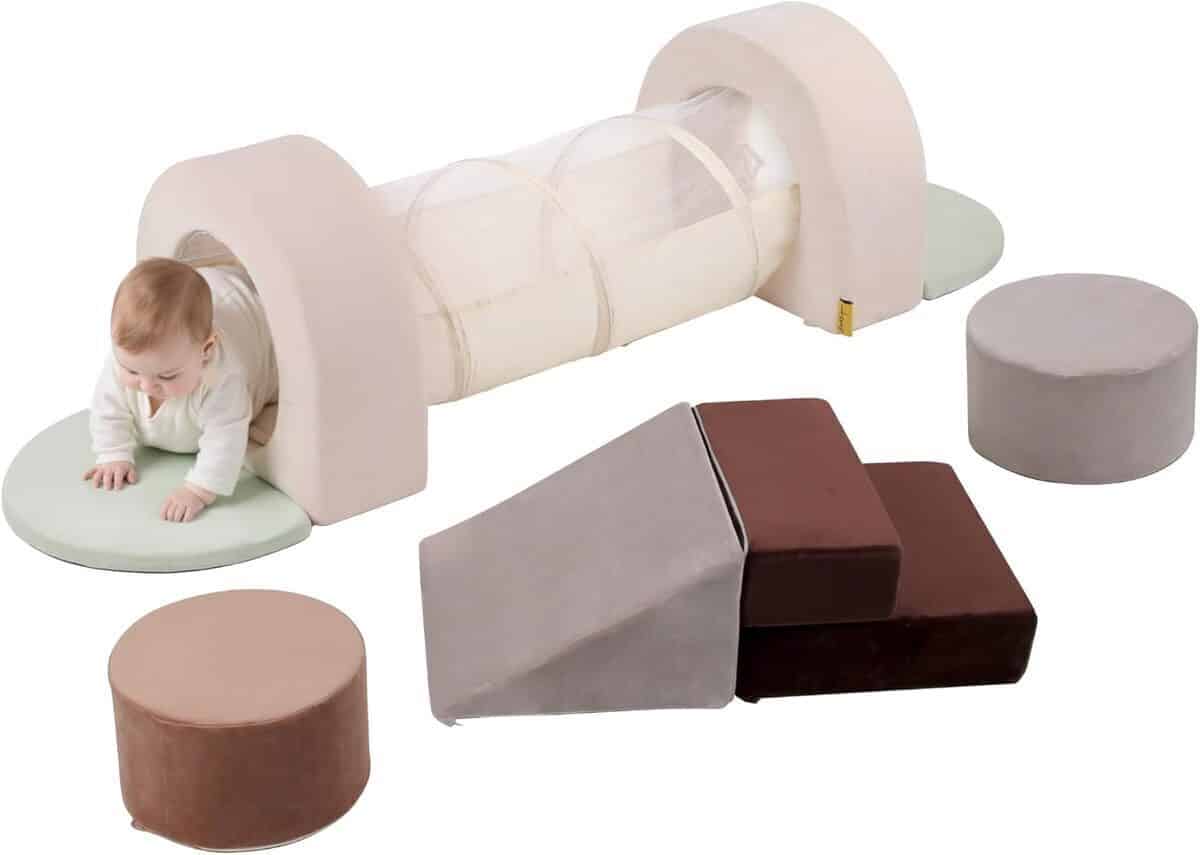 Test BanaSuper parcours motricité bébé : blocs de mousse et tunnel de jeu