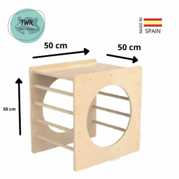 Découvrez notre test du cube Pikler Woodenland, le jouet en bois naturel idéal pour l'éveil de bébé. Qualité, sécurité et développement : tous les détails.